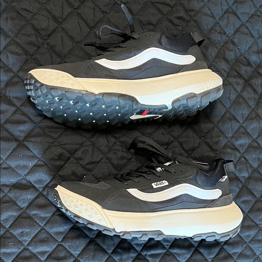 Vans MTE Crosspath Black and White Sneakers - Picture 2 of 6